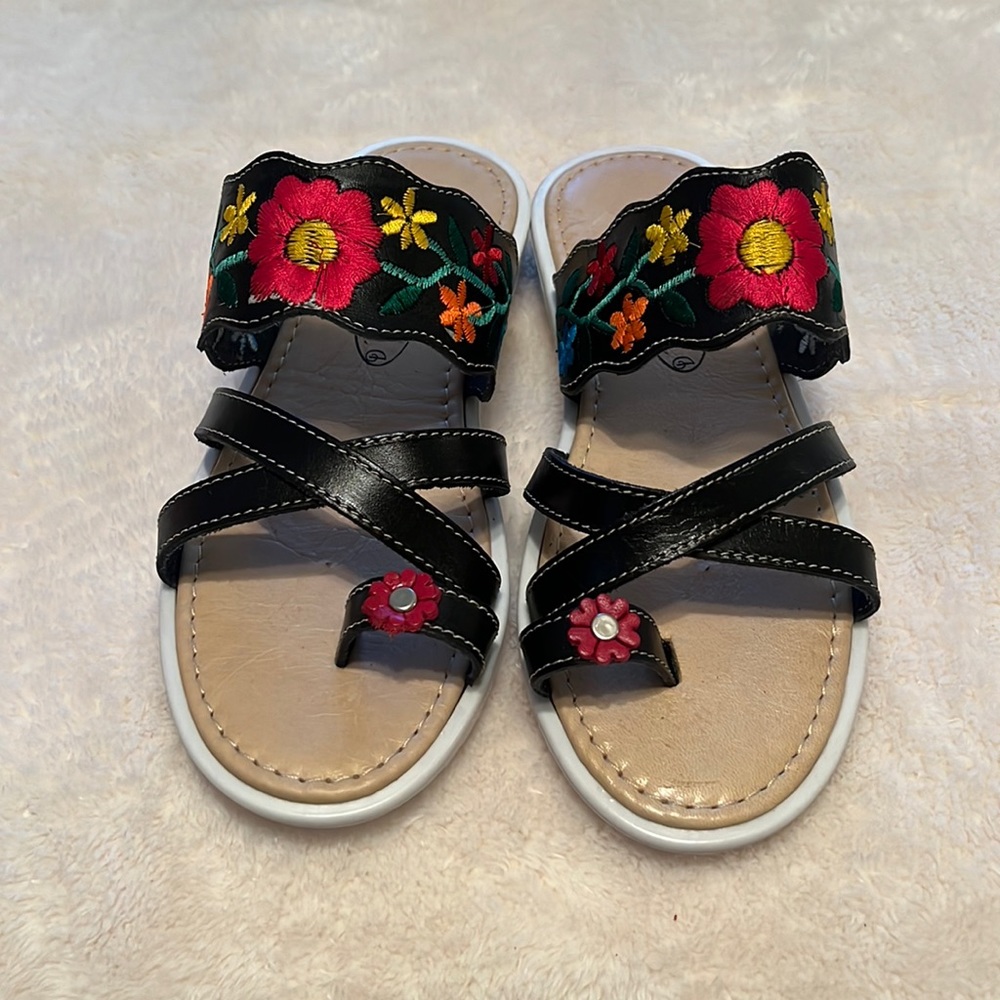 Make a statement, With these cute black Upper leather sandals!